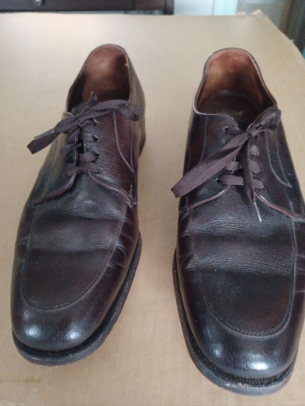 Florsheim Oxfords Mens 10D Dark Brown Leather Lace Up Shoes.  see pics for condi